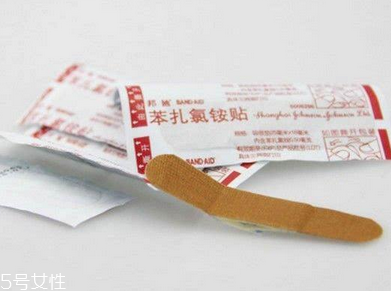 創(chuàng)可貼可以貼臉上嗎？臉上能貼創(chuàng)可貼嗎？