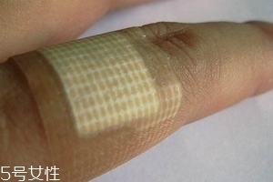 創(chuàng)可貼可以帶上飛機(jī)嗎？