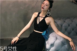 今年夏天流行什么露臍裝？今夏最火的露臍裝搭配