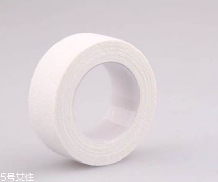 醫(yī)用膠布留下的膠痕怎么去除？