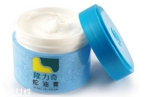 蛇油膏是蛇油做的嗎？蛇油膏里面有蛇油嗎？