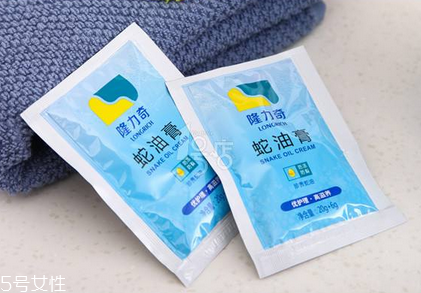蛇油膏是不是越擦越黑？蛇油膏擦了會(huì)變黑嗎？