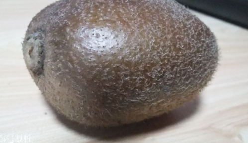 綠心獼猴桃硬的能吃嗎？硬的綠心獼猴桃能吃嗎？