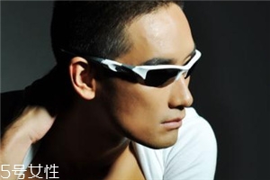 oakley眼鏡多少錢(qián)？歐克利眼鏡正品價(jià)格