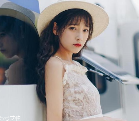 夏天拍照穿什么裙子好看？拍照適合穿什么裙子？