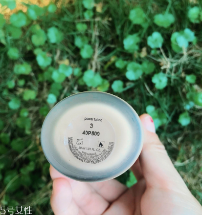 阿瑪尼權(quán)力粉底液最白色號是哪個(gè) 阿瑪尼權(quán)力粉底液測評