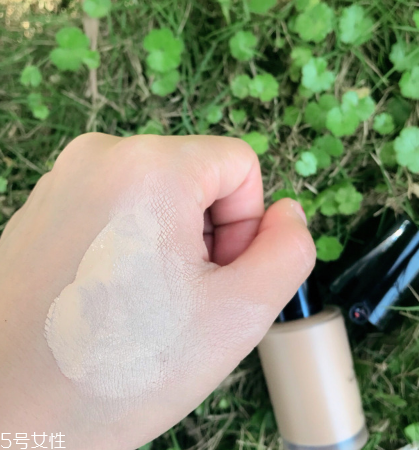 阿瑪尼權(quán)力粉底液最白色號是哪個(gè) 阿瑪尼權(quán)力粉底液測評