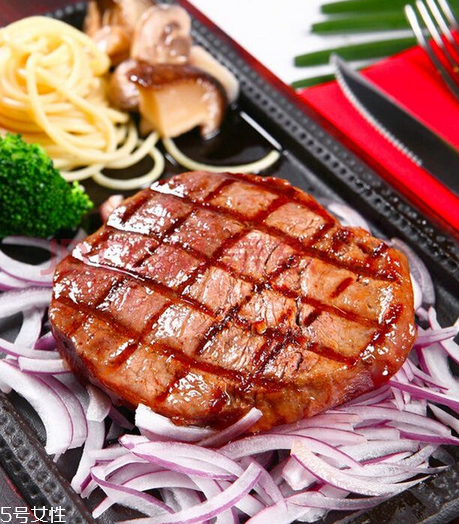 西冷牛排如何腌制肉嫩？西冷牛排腌制方法