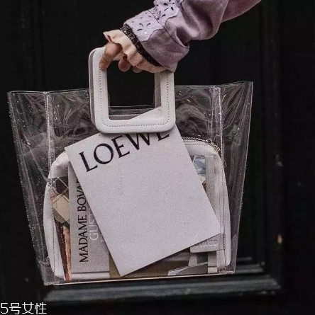 度假背什么包包好看？度假適合背什么包包？