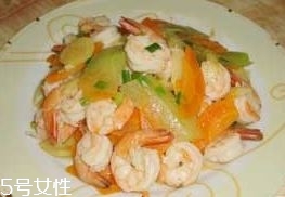 西瓜皮怎么做好吃？常見(jiàn)的西瓜皮做法