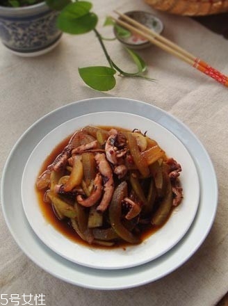 西瓜皮可以炒著吃嗎？西瓜皮可以炒什么？