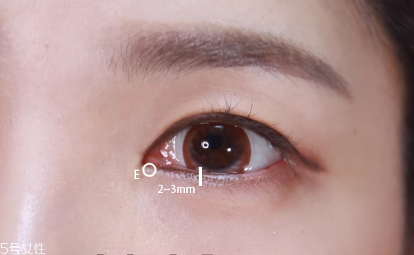 不畫(huà)眼線只畫(huà)眼影行嗎 不畫(huà)眼線的眼睛放大術(shù)