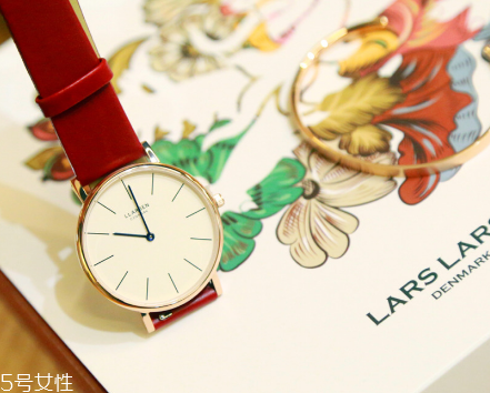 拉爾森手表和dw哪個(gè)好？lars larsen好還是dw好？