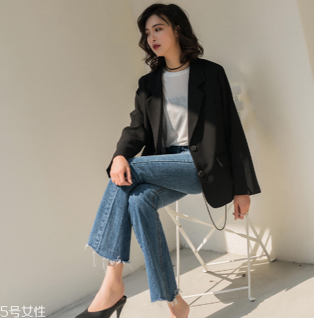 喇叭褲怎么搭配顯腿長？喇叭褲怎么穿顯高？