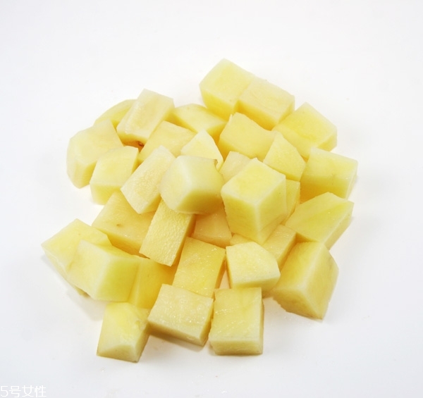 土豆要去皮嗎？土豆怎么去皮最快？
