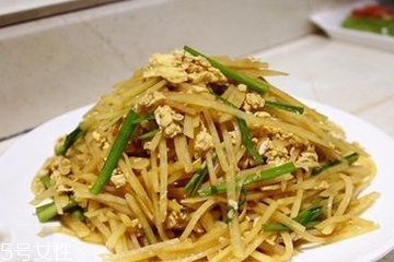土豆絲炒雞蛋的做法 土豆絲炒雞蛋怎么做？