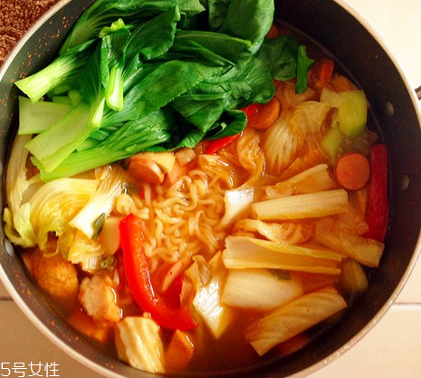 方便面和米飯哪個熱量高？方便面和米飯哪個更容易長胖？