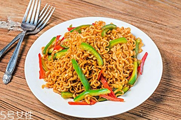方便面是不是零食？方便面是不是發(fā)物？