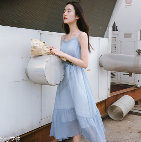 什么顏色連衣裙顯白？連衣裙什么顏色最顯白？