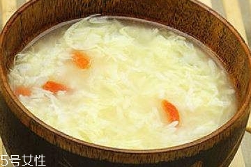酒釀蛋豐胸靠譜嗎？酒釀蛋吃多久有效果？