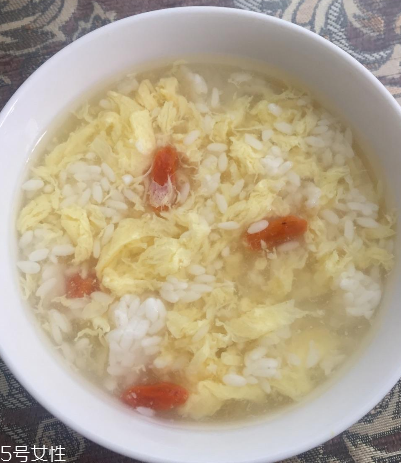 酒釀蛋豐胸靠譜嗎？酒釀蛋吃多久有效果？