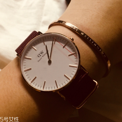 手表按鈕水下可以用嗎？手表按鈕在水下能按嗎？