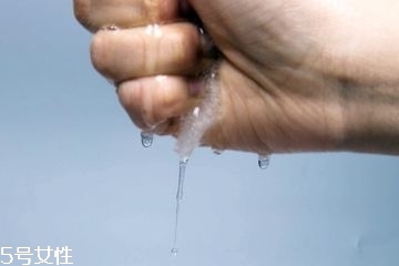 精華液可以收縮毛孔嗎？精華液能不能收縮毛孔？