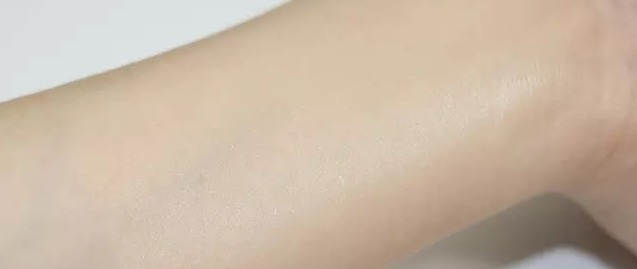 雅詩蘭黛和蘭蔻粉底哪個好？