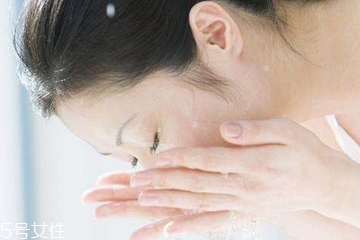 敏感肌能用煙酰胺嗎？煙酰胺過敏肌可以用嗎？