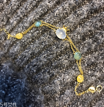 翡翠手鏈怎么鑒定真假？翡翠手鏈真假辨別