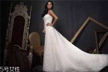 婚紗什么時(shí)候定？婚紗提前多長時(shí)間定？