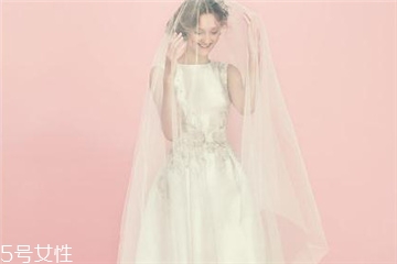 婚紗上的紅酒怎么處理？婚紗沾上紅酒怎么洗掉？