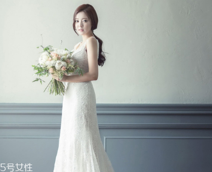 婚紗上的膠如何清洗？婚紗上有膠怎么洗？