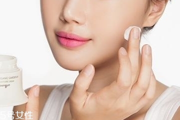 干皮為什么容易脫妝？干皮容易脫妝怎么辦？