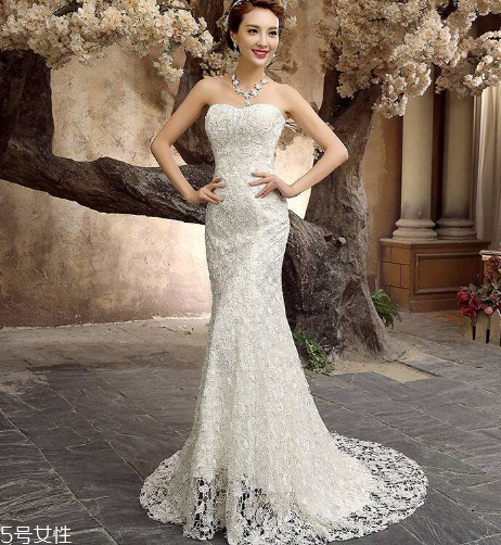 婚紗后面的帶子怎么系？婚紗后背綁帶系法