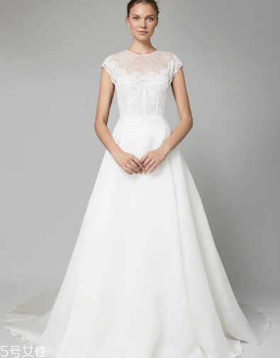 婚紗后面的帶子怎么系？婚紗后背綁帶系法