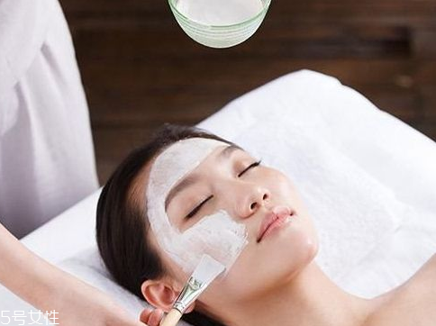 干皮臉上掉皮怎么辦？臉特別干脫皮怎么辦？