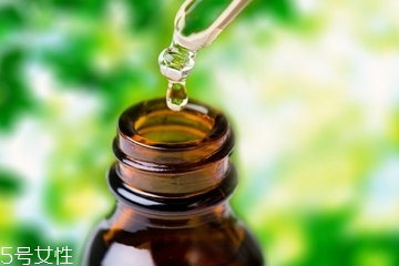 油皮能用精油嗎？精油適合油皮用嗎？