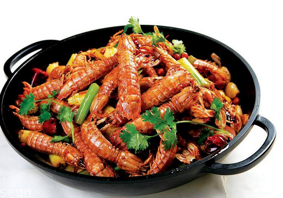 皮皮蝦能和牛肉一起吃嗎？皮皮蝦能和牛肉同吃嗎？