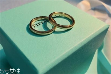 婚戒一般什么時(shí)候買？婚戒提前多長(zhǎng)時(shí)間買？