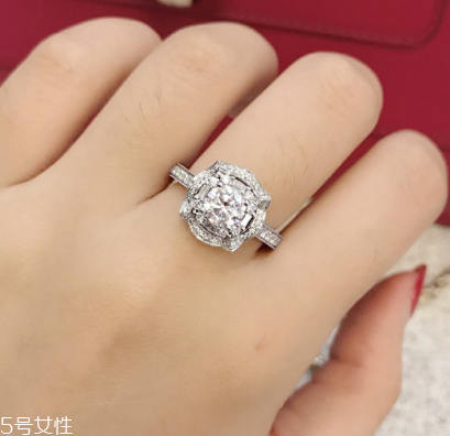鉆戒可以用醋洗嗎？鉆戒用醋洗是對的嗎？
