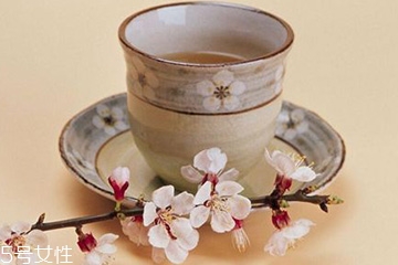 梅花可以泡水喝嗎？梅花泡水的功效