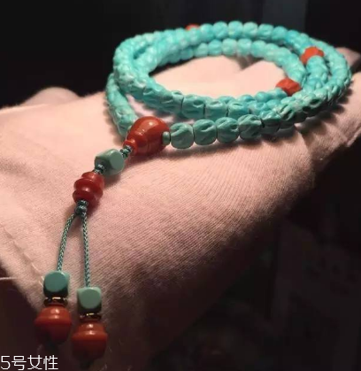 綠松石手串戴哪只手？綠松石手鏈戴左手還是右手？