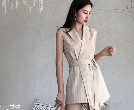 白領(lǐng)上班穿什么衣服？白領(lǐng)mm穿搭圖片