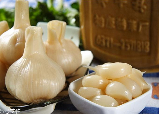 糖醋蒜的腌制方法 糖醋蒜怎么做？