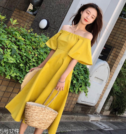 夏天穿什么顏色連衣裙好？夏天適合什么顏色連衣裙？
