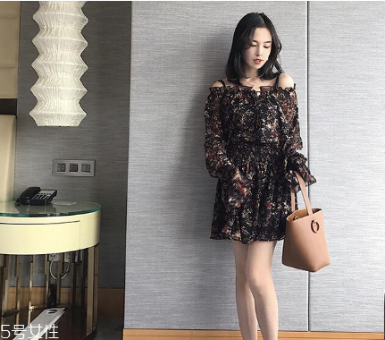 女生去海邊穿什么衣服？海邊度假怎么穿搭顯瘦？