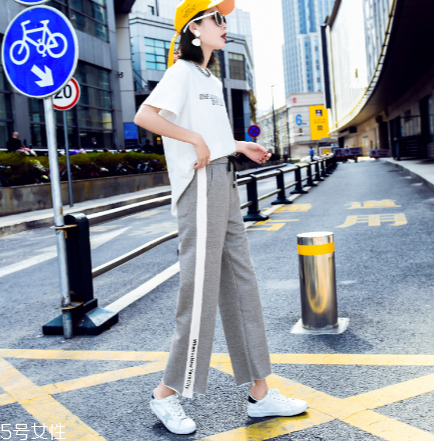女生去海邊穿什么衣服？海邊度假怎么穿搭顯瘦？