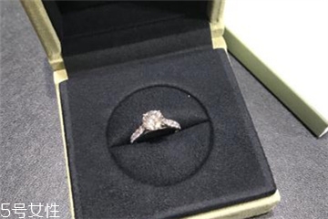 鉆戒和婚戒怎么一起戴？鉆戒和婚戒怎么同時(shí)戴？