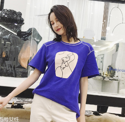 t恤什么顏色好看？t恤買(mǎi)什么顏色好？